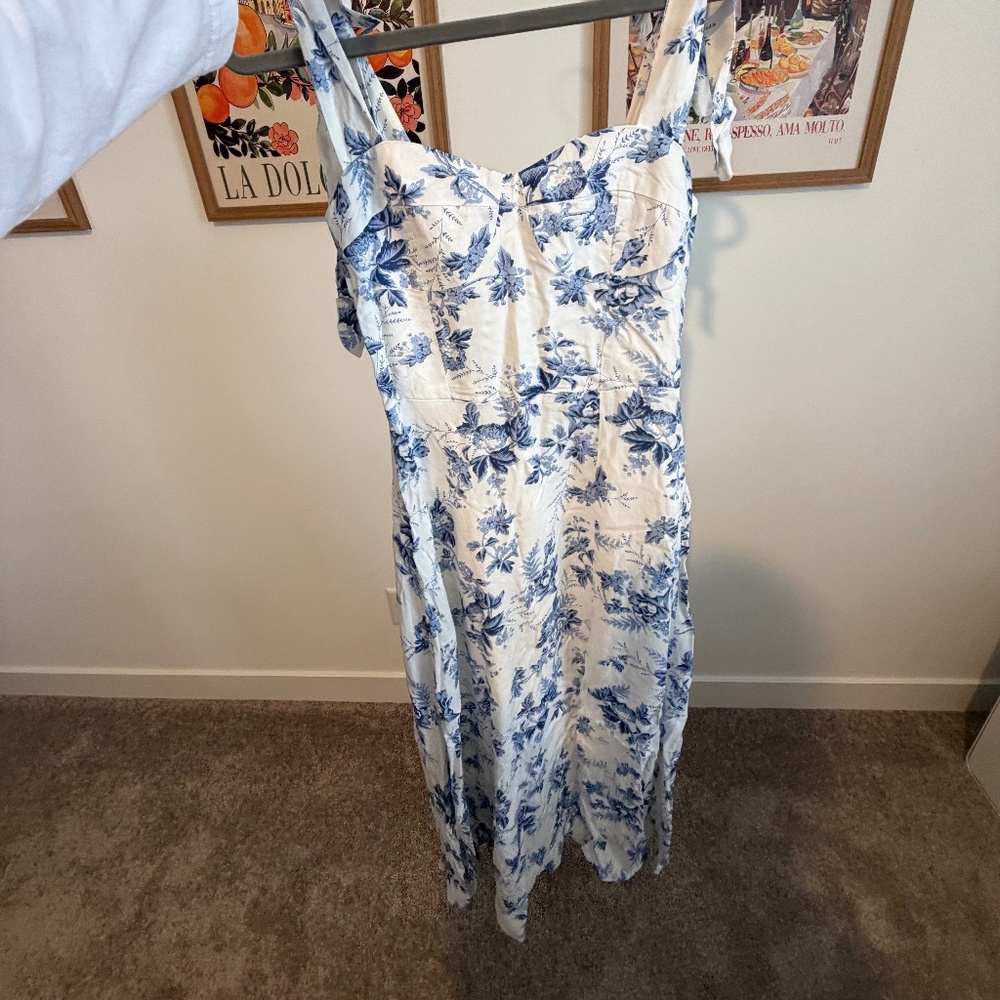 Billy J Blue and white floral dress.